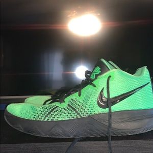 Nike Kyrie Flytrap